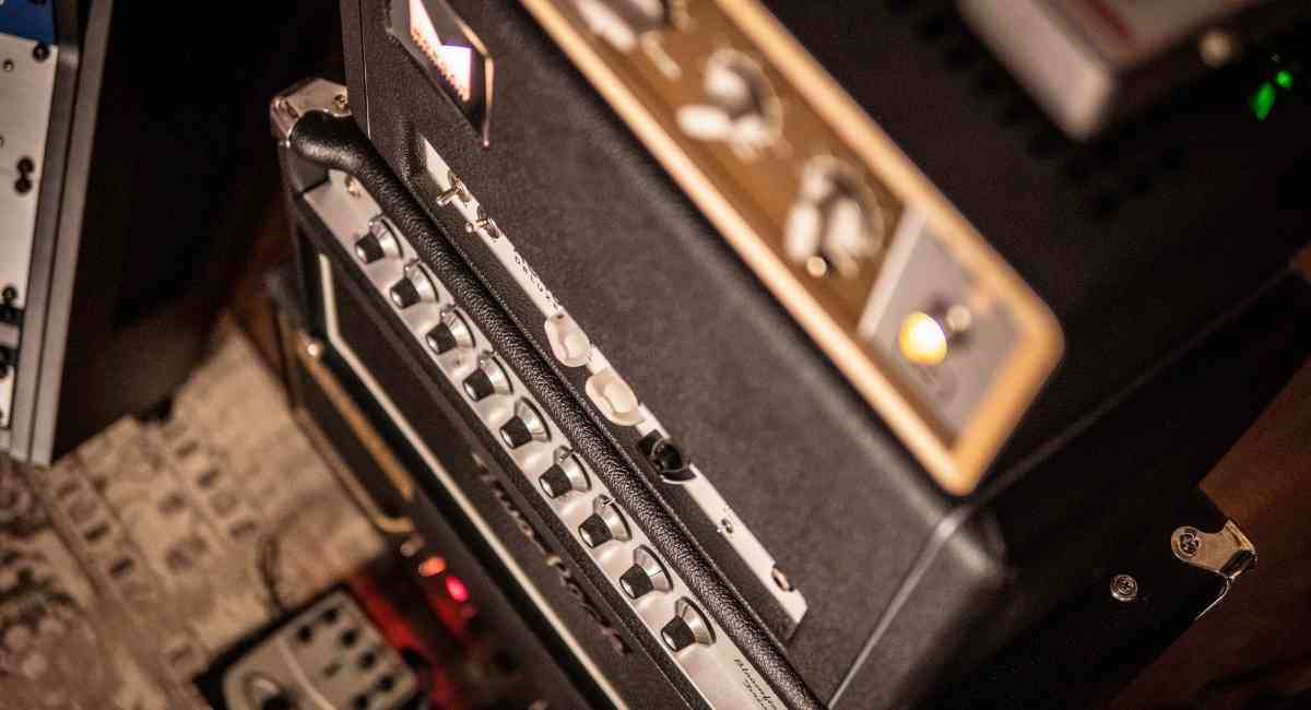 Preamp vs Amp What Makes Them Different? Amplifier Zone