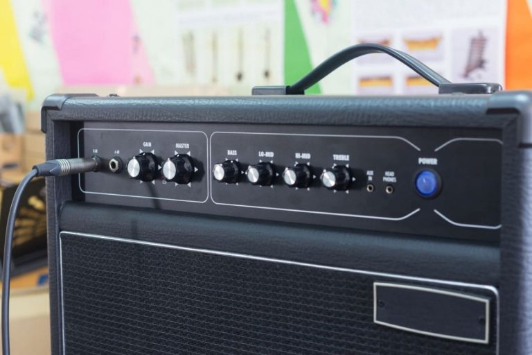 What Is the Function of an Amplifier