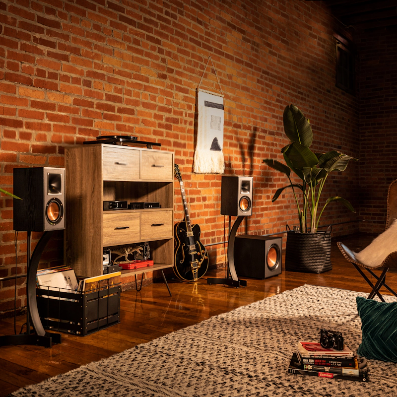bookshelf speakers and stereo amplifier in cozy living room audio system